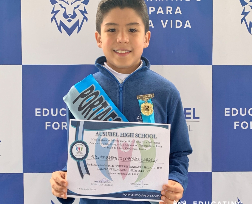 Reconocimientos honoríficos Portaestandarte Ausubel High School Cuenca