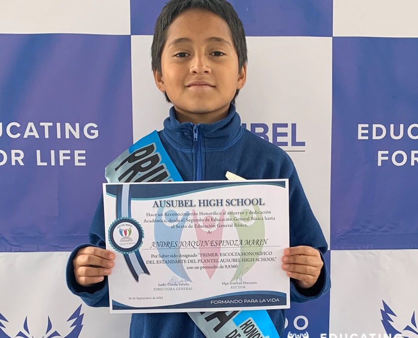 Reconocimientos honoríficos Primer escolta Ausubel High School Cuenca