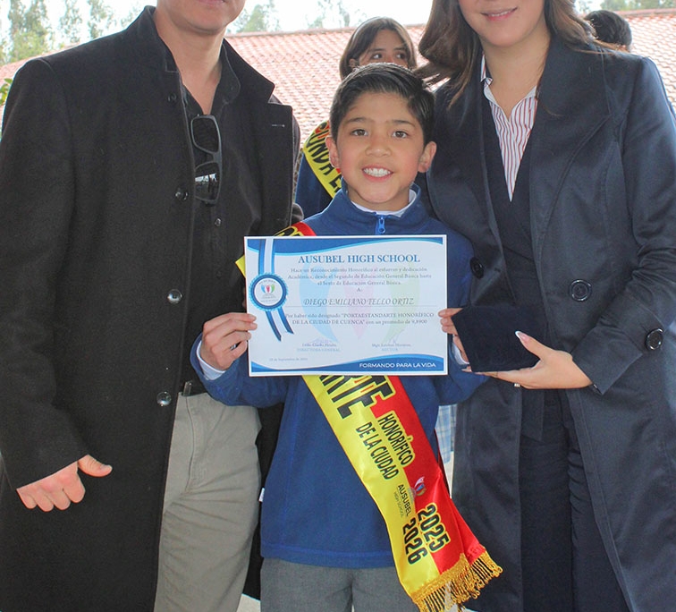 Reconocimientos honoríficos Portaestandarte Cuenca Ausubel High School