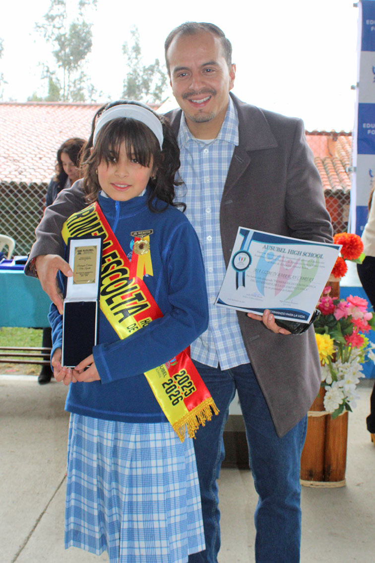 Reconocimientos honoríficos primer escolta Cuenca Ausubel High School