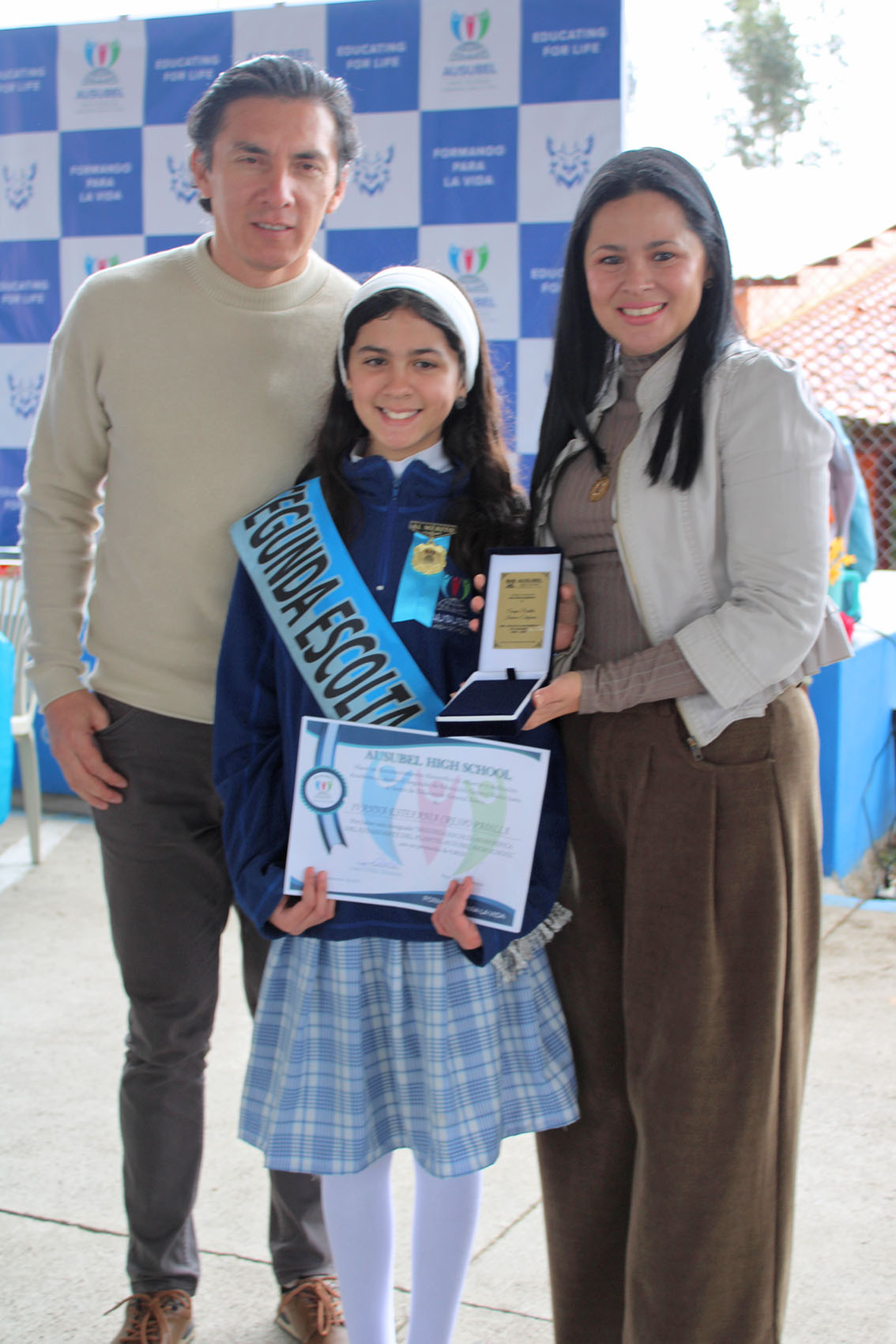 Reconocimientos honoríficos segunda escolta Ausubel High School Cuenca