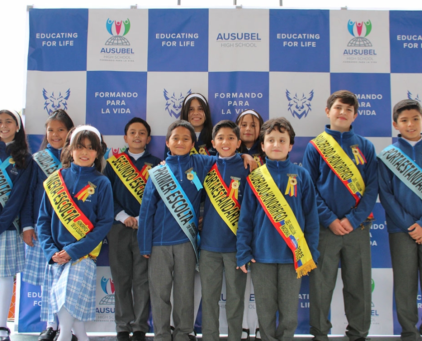 Reconocimientos honoríficos 7mo y 8vo Ausubel High School Cuenca