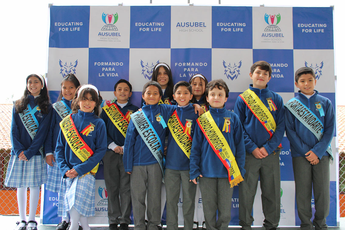 Reconocimientos honoríficos 7mo y 8vo Ausubel High School Cuenca