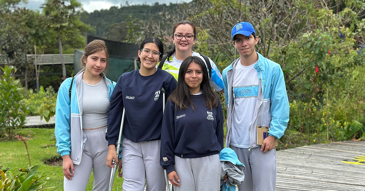 Estudiantes de Ausubel en el Jardín Botánico de Cuenca