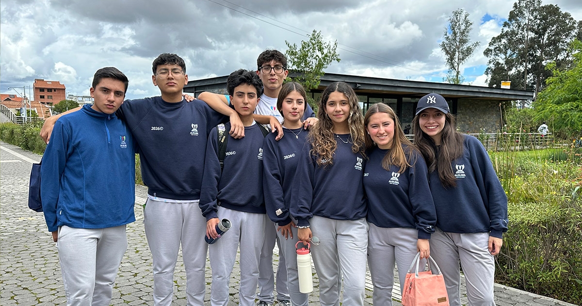 Estudiantes de Tercero de Bachillerato de Ausubel en salida pedagógica