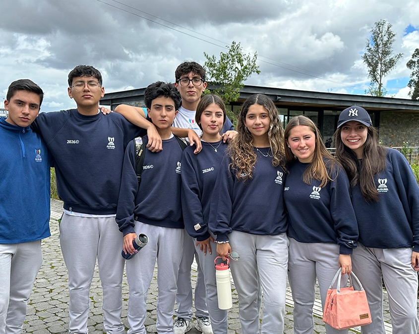 Estudiantes de Tercero de Bachillerato de Ausubel en salida pedagógica