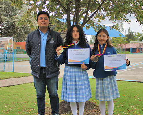 Reconocimientos de Ausubel High School - Intercolegial de Literatura “Jorge Dávila Vázquez”