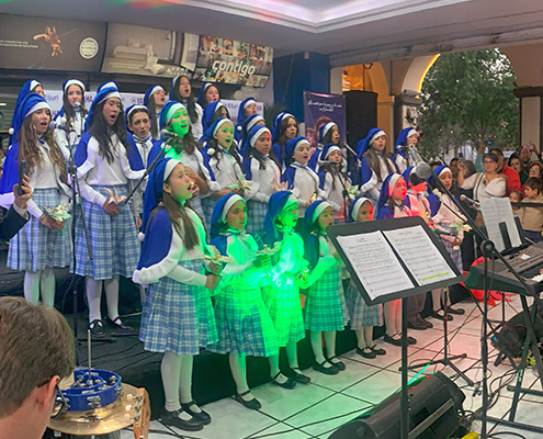 Tercer lugar de Ausubel High School - VII Festival de Villancicos “Un canto por la paz y la vida en Navidad”