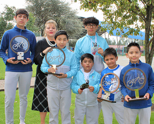 Destacada Participación en Campeonato Estudiantil de Bicicross 2025 - Ausubel High School
